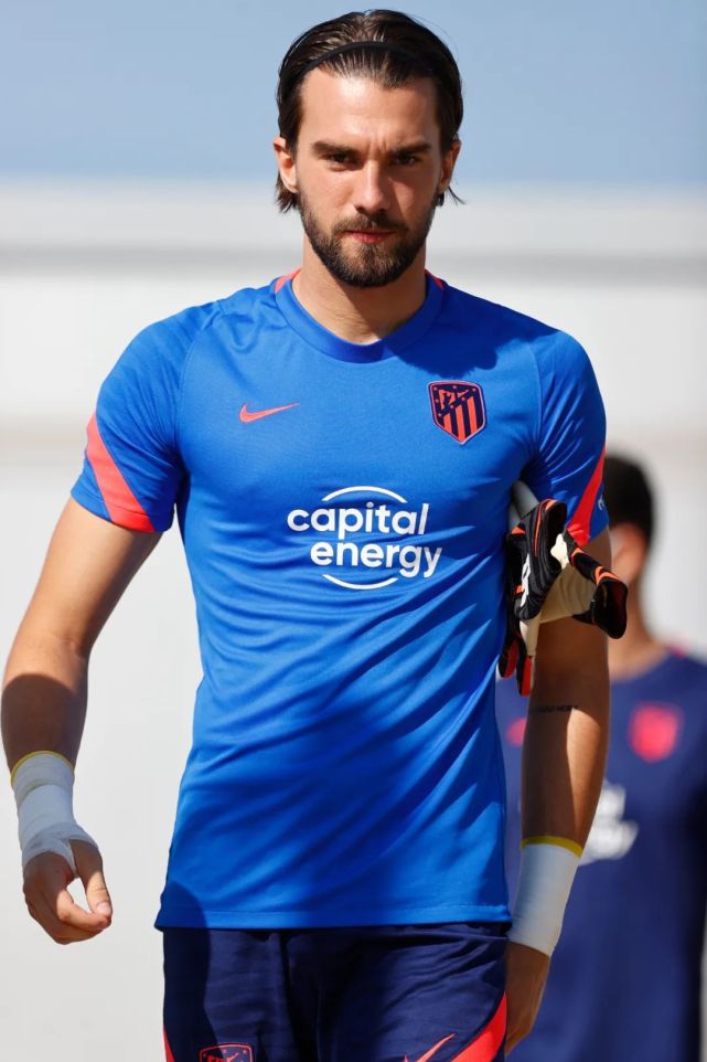 西甲倒计时，西汉姆赛前队长鼓劲，细节引发关注，赛场秩序良好，球队文化再被提及的简单介绍星空官网